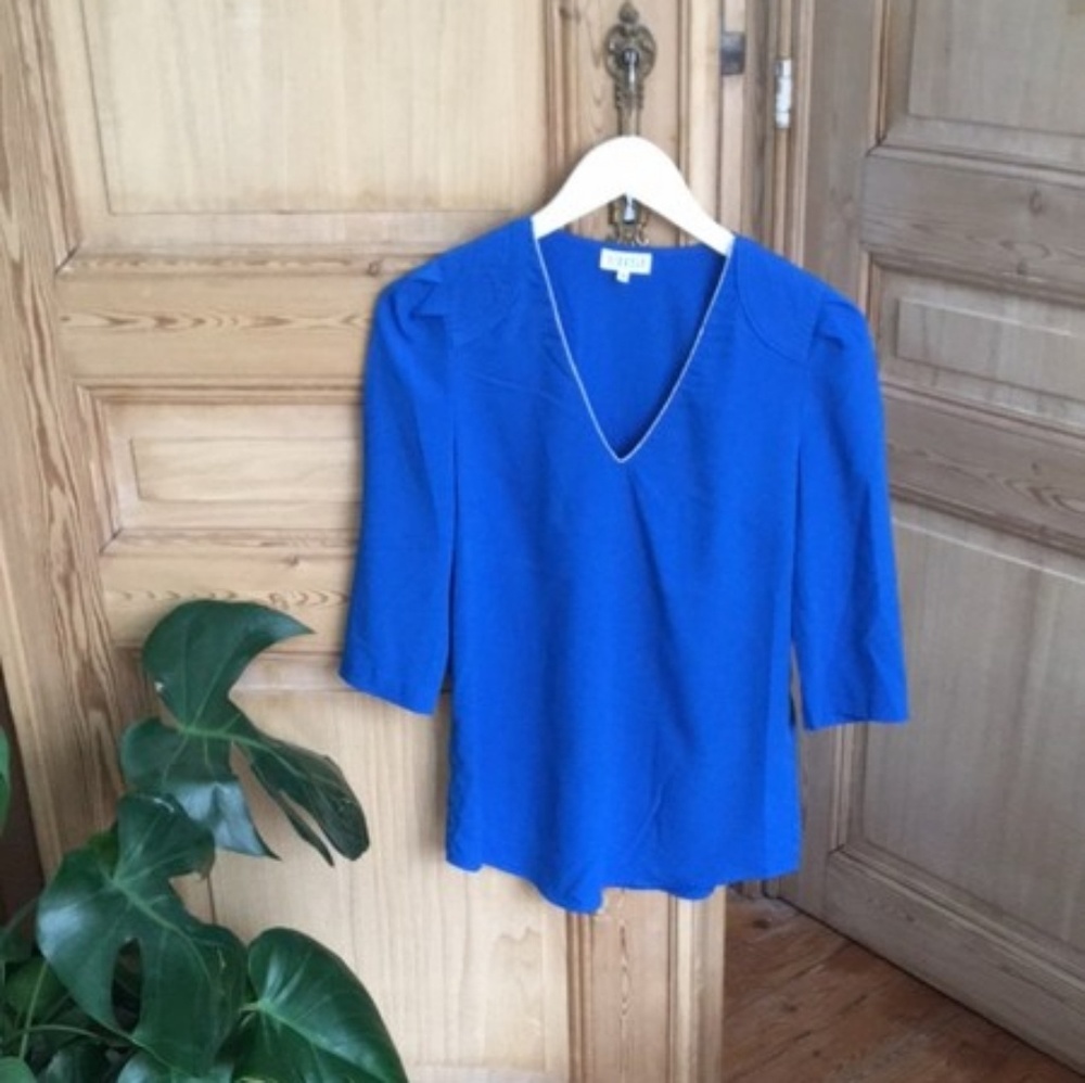 Blue blouse